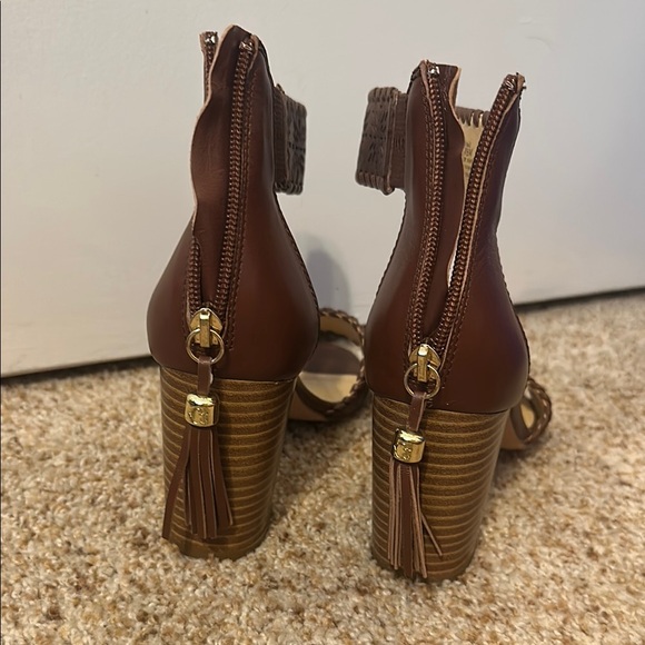 C. Wonder Brown Heels with Decorative Pattern - Picture 5 of 5